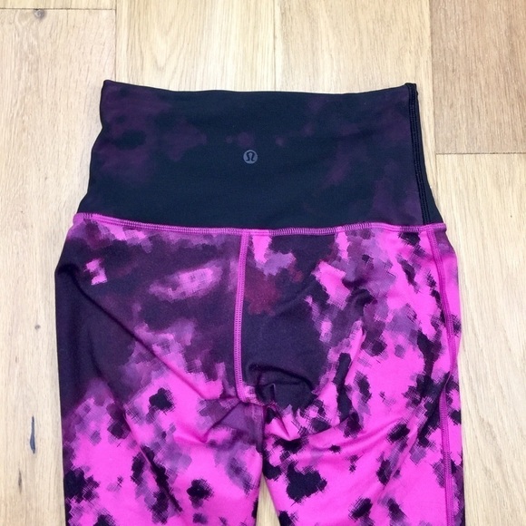 Lululemon Sweaty Endeavor Pink Fuschia Raspberry and Black Legging Size 6 - Picture 12 of 14